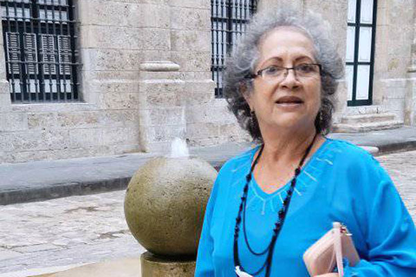 Locutora, guionista y directora de programas radiales Aurora Nápoles Quiñones.