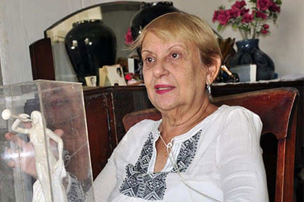 Ana Luz García, por su impronta como narradora, poeta, ensayista y maestra de generaciones ha recibido lauros como La Fama, símbolo de la ciudad.