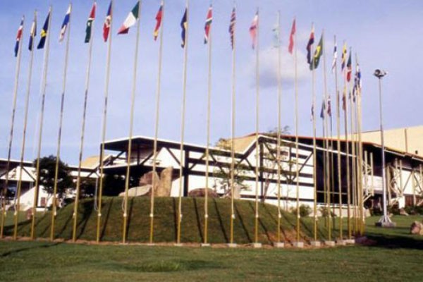 Feria Internacional ExpoCaribe 2024 en el oriente del país. Teatro Heredia, de Santiago de Cuba