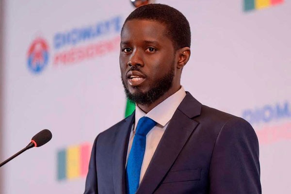 Candidato senegalés antisistema Bassirou Diomaye Faye.