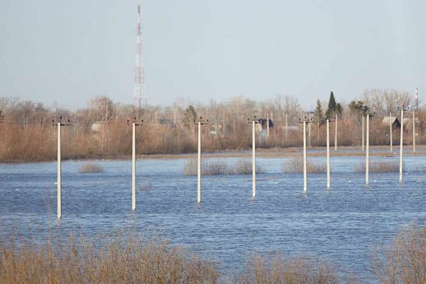 Aguas del río Tobol superan los 10 metros en ciudad rusa de Kurgán