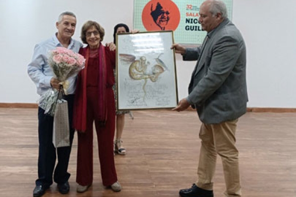 FILH 2024: Entregaron a María Elena Llana el Premio Nacional de Literatura 2023