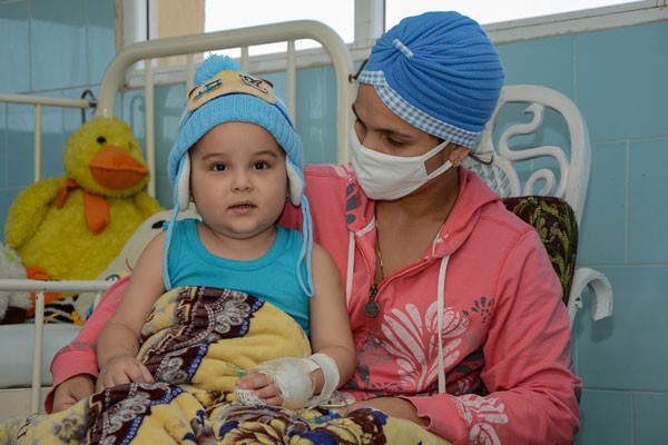 El bloqueo de los Estados Unidos afecta la atención integral de los niños y niñas con cáncer en Cuba. Foto Adelante