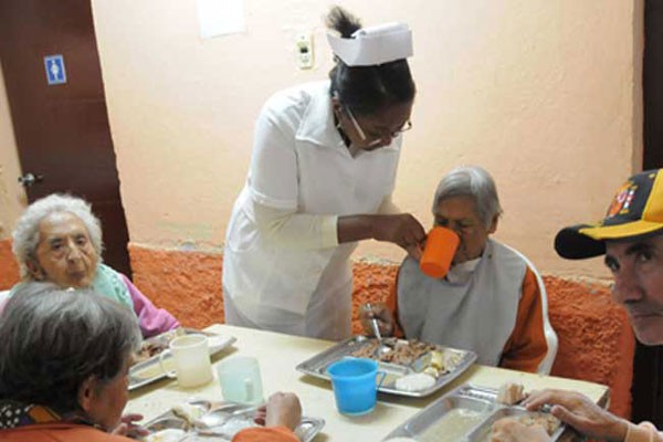 La provincia de Camagüey garantiza atención a los desvinculados laborales y los jubilados que cuentan con bajos ingresos.