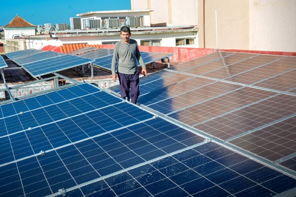 Paneles solares en Holguín