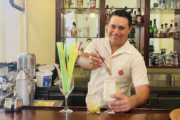 Trabajadores del Turismo en Camagüey por la excelencia en los servicios. (Foto: Página en Facebook Hoteles E Camagüey)