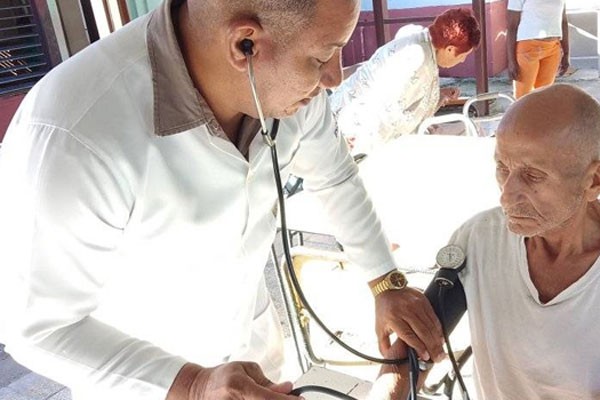 Atención a los ancianos en Florida, Camagüey.