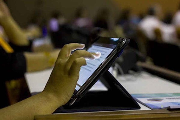 Mujeres emprendedoras en Cuba procuran aprovechar las Tecnologías de la Información y las Comunicaciones (TICs).