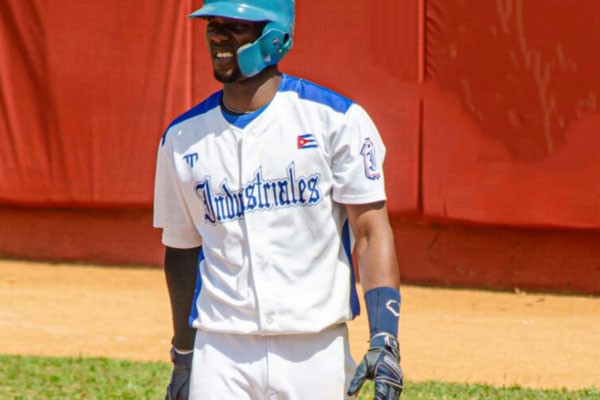 Roberto Álvarez, oriundo de la provincia Matanzas, refuerzo de Industriales. Foto: César Campos Gerones, Infinity Studio