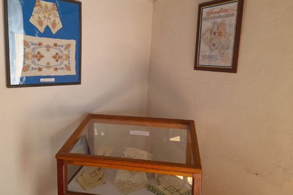 Muestra de servilletas en el Museo Provincial Palacio de Junco en Matanzas.