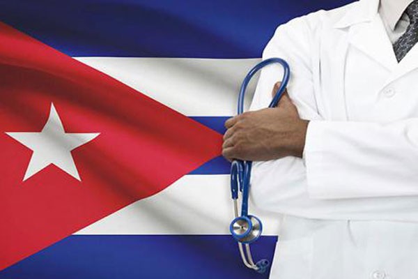 Médicos cubanos