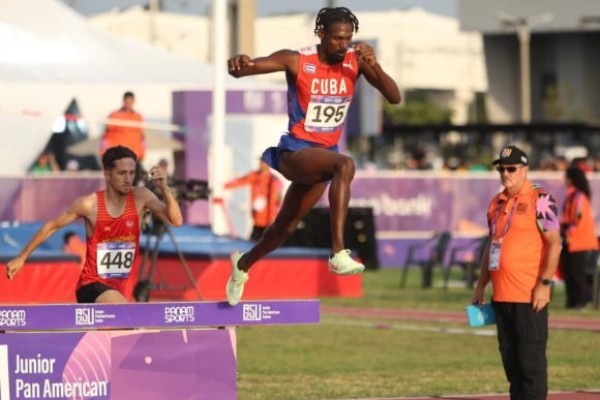 Titular increíble: Un cubano es campeón panamericano en 3 mil con obstáculos
