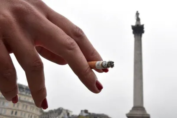 Disminuyen los fumadores, pero sigue epidemia mundial, según OMS