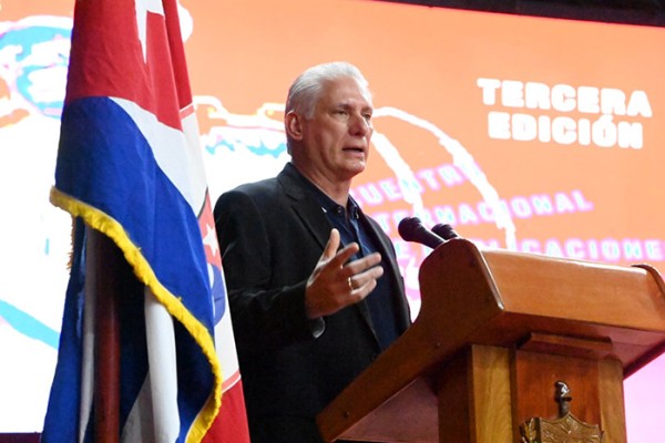 Insta Presidente cubano a resistencia mediática por la verdad