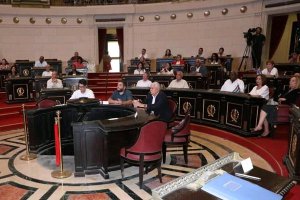 Reiteran diputados cubanos condena al bloqueo estadounidense
