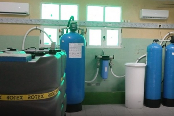 Nueva planta de tratamiento de agua mejora servicio de hemodiálisis