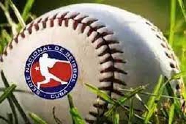 Campeonato cubano de béisbol se congela en plena batalla