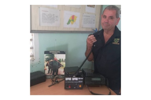 In Guáimaro, amateur radio operators in action