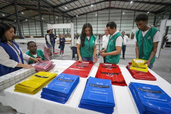  Last Day of Campaign in Ecuador for Popular Consultation and Referendum 
