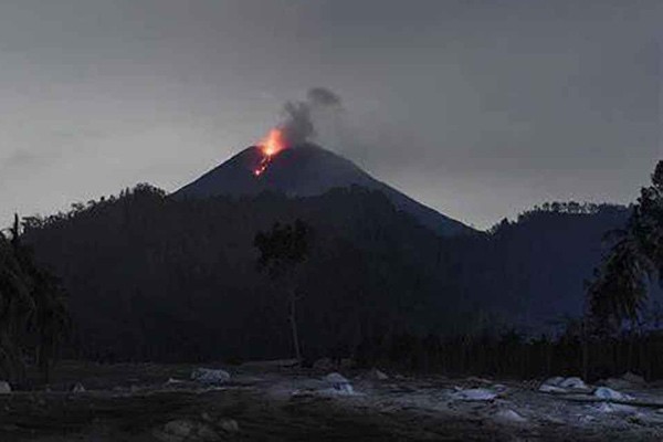  Semeru Volcano Keeps Indonesia on Alert 