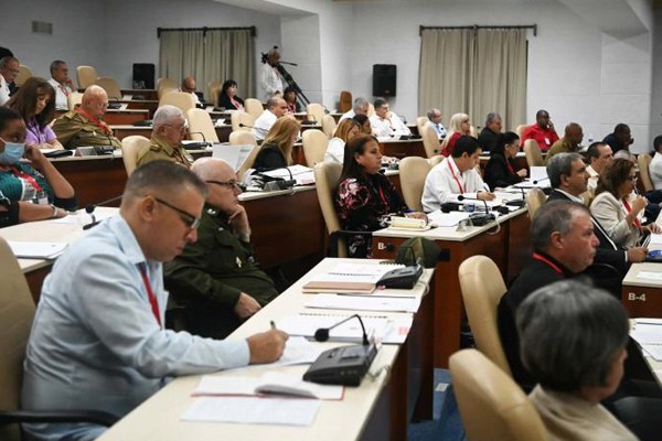 They hold the 11th Plenary Session of the Central Committee of the Communist Party of Cuba (Special Coverage)