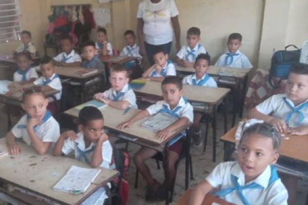 A calendar that outlines the path of Education in Guáimaro