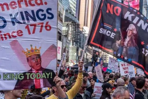 Ave Trump, los que vencerán te saludan