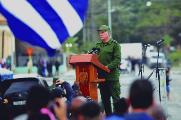 To the empire that threatens us we say: Cuba, we are millions!