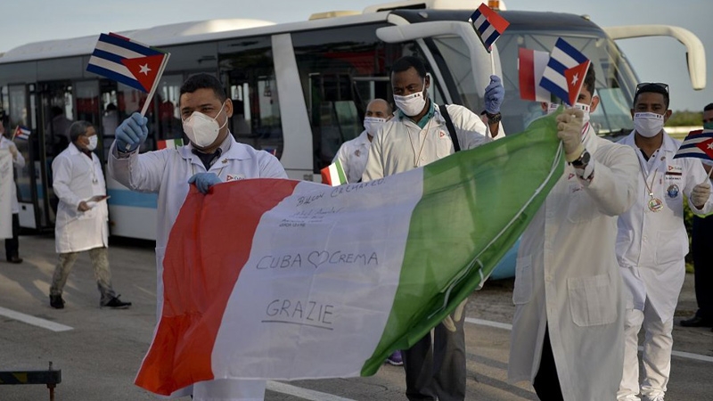 Médicos cubanos