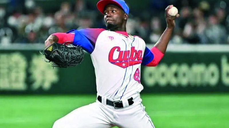 Moinelo apaga a Chiba Lotte en su regreso al trono