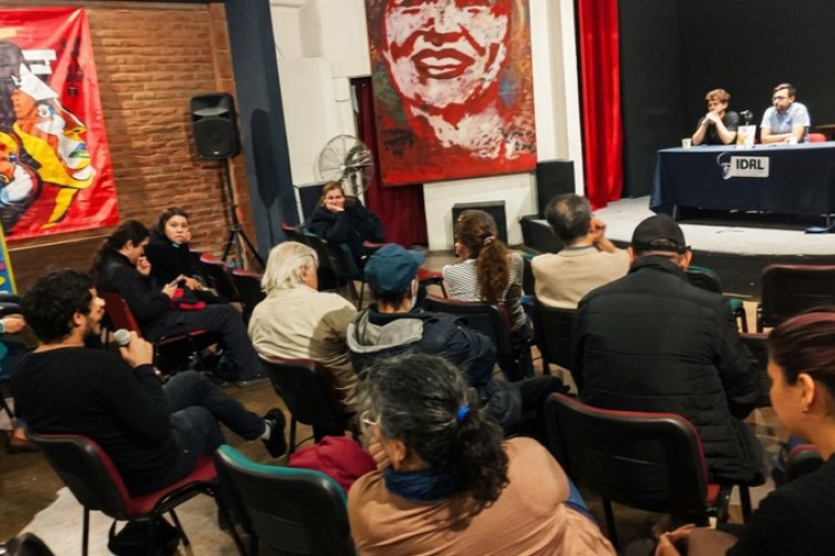 Lanzan en Chile libro para apoyar campaña de solidaridad con Cuba