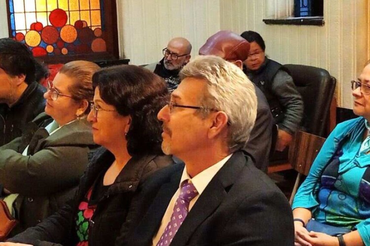 Escritores chilenos lanzan campaña de solidaridad con Cuba