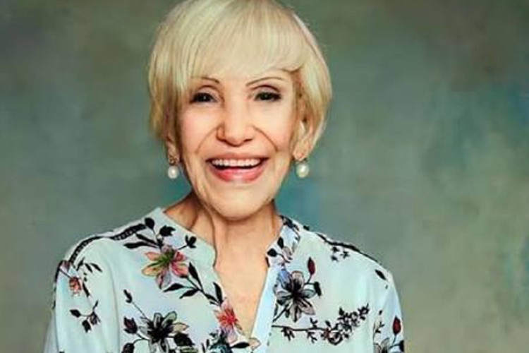 Verónica Lynn celebra la vida, feliz y apasionada con el arte en Cuba