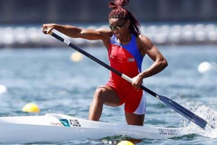 Canoístas Cirilo y López en semifinales del C-1 a 200 m en Copa del Mundo