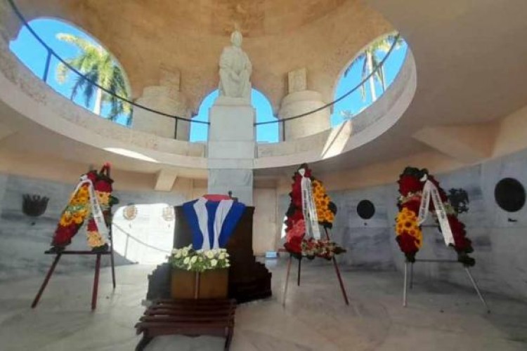 De Martí aprendimos que «la Patria es ara y no pedestal»