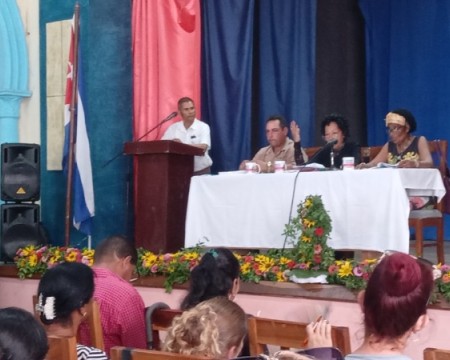 Del debate al trabajo por el bienestar del pueblo (+Fotos)