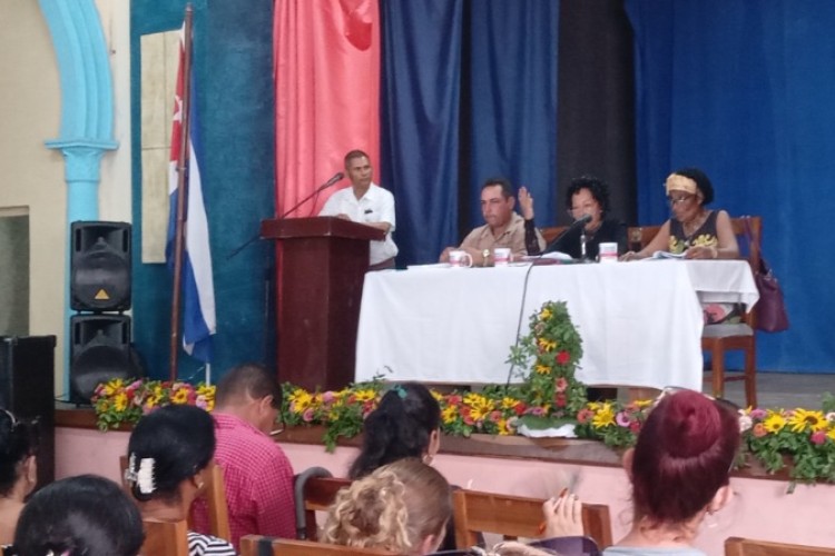 Del debate al trabajo por el bienestar del pueblo (+Fotos)