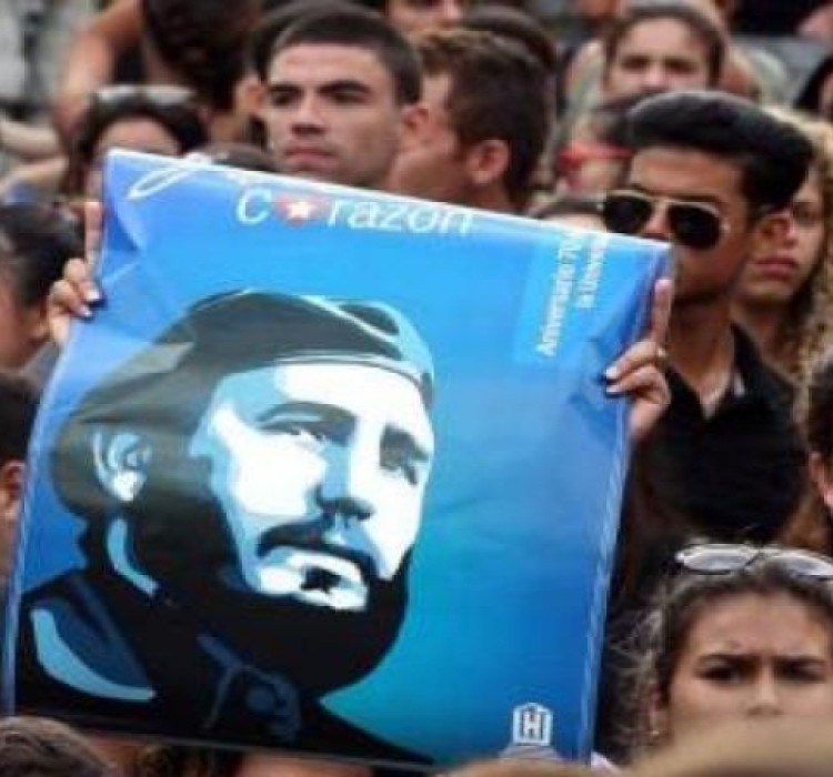 Jóvenes italianos celebran centenario del líder cubano Fidel Castro