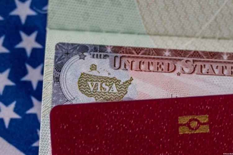 Trump suspende la emisión de visas en todo el mundo