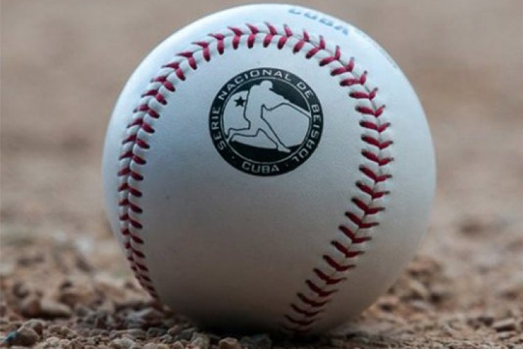 El béisbol vuelve a mover pasiones en Cuba