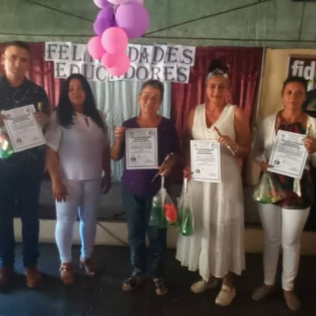 Honores para el alma de un maestro (+Fotos)