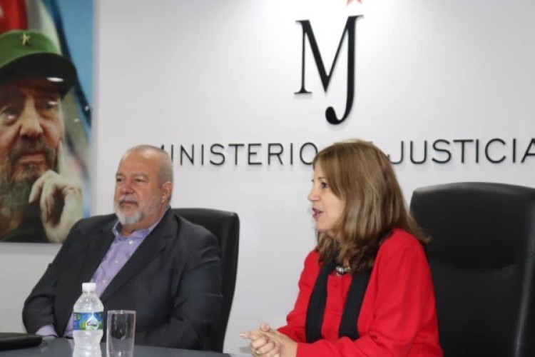 The new Minister of Justice, Rosabel Gamón Verde, assumed office.
