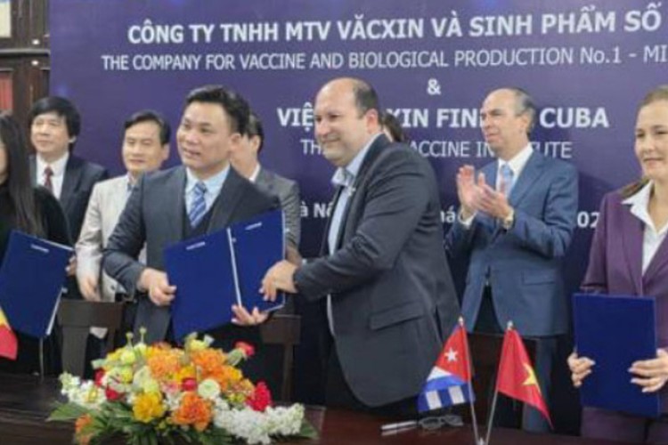 Firman Cuba y Vietnam contrato para vacuna VA-MENGOC-BC