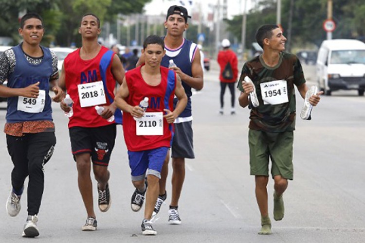 Las carreras caminatas no se posponen, se multiplican