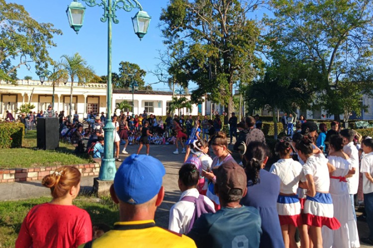 Tradición y creación marcaron los 235 años de Guáimaro (+ Posts)