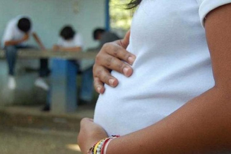 Embarazo en la adolescencia: prevenir desde la educación 