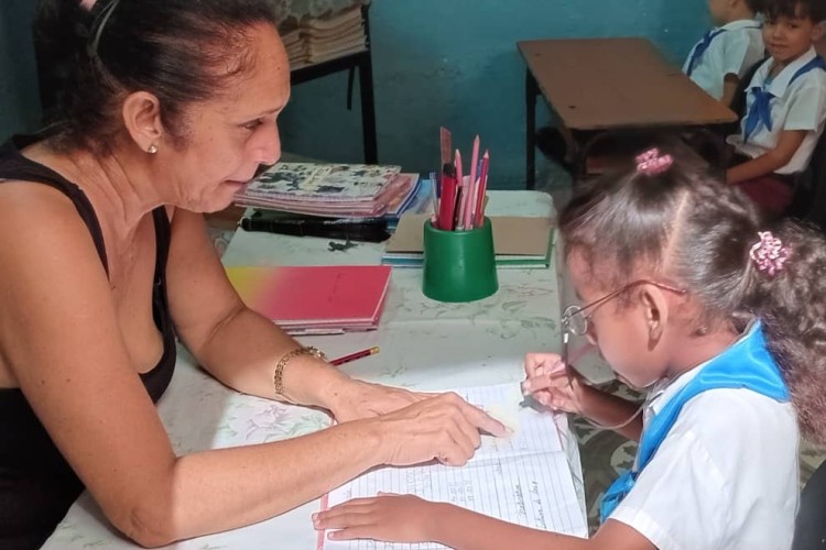 Estrategias innovadoras buscan fortalecer la enseñanza y aprendizaje en Minas