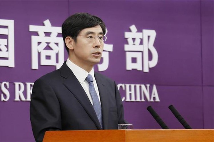 China suspende medidas de control de exportación de tierras raras