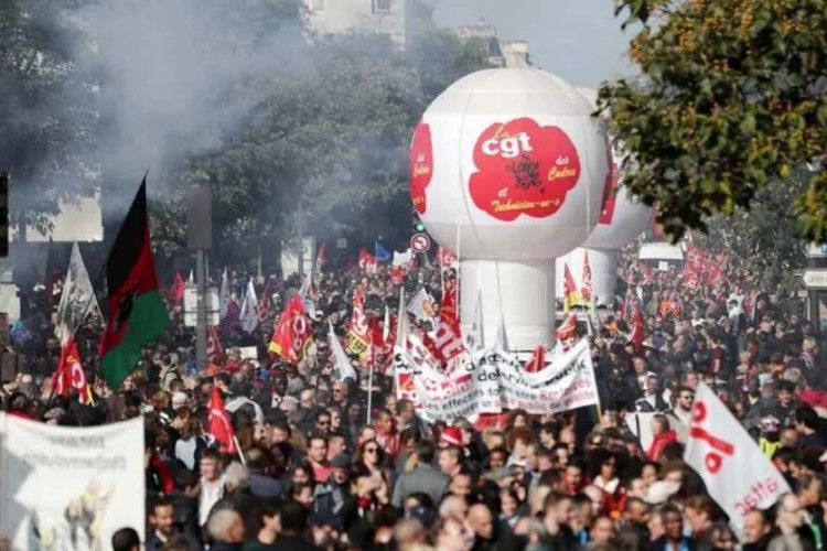 Polémica en Francia por ley que afecta al 1 de mayo