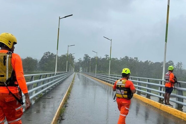 Suspenden clases en territorios panameños por intensas lluvias